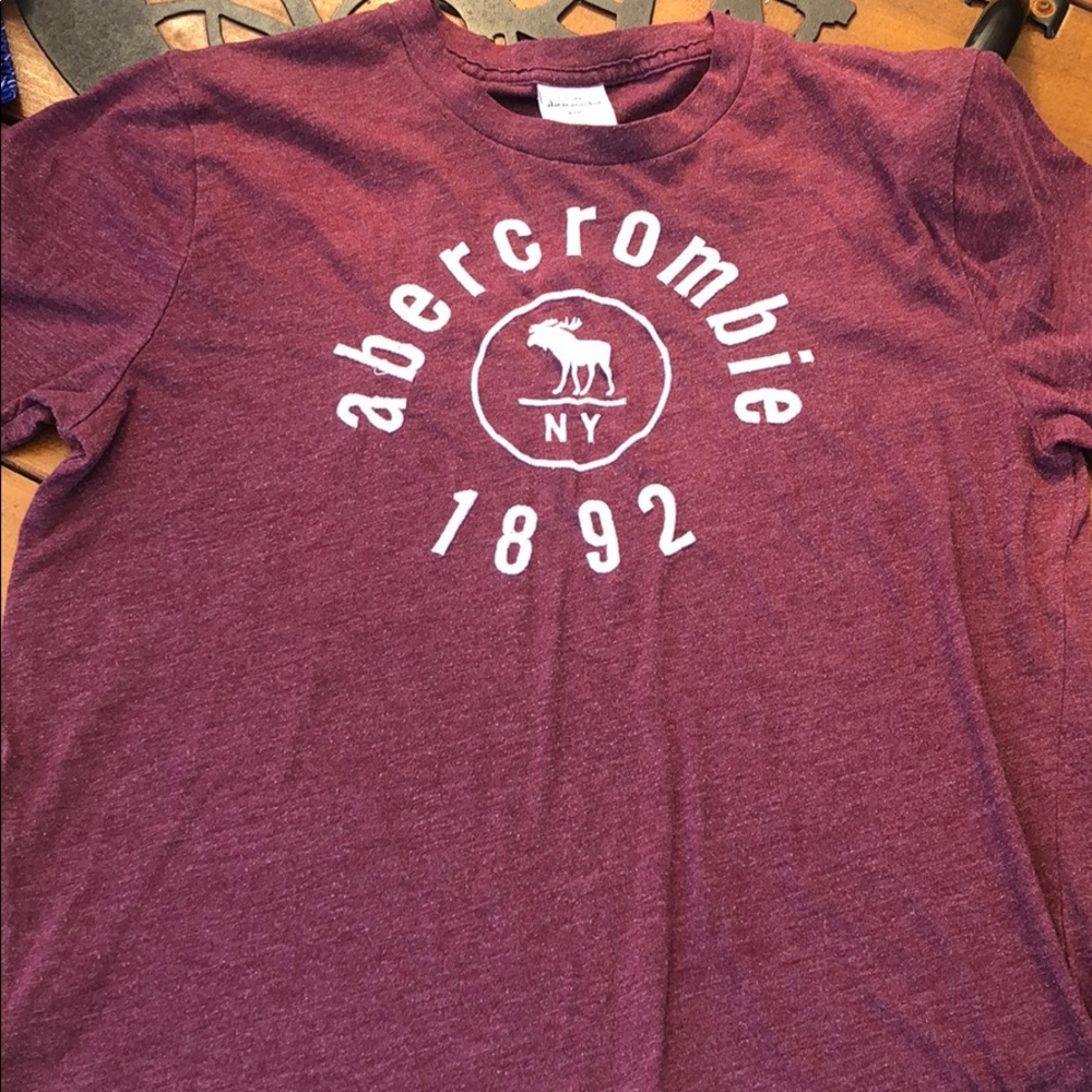 Abercrombie kids t shirt